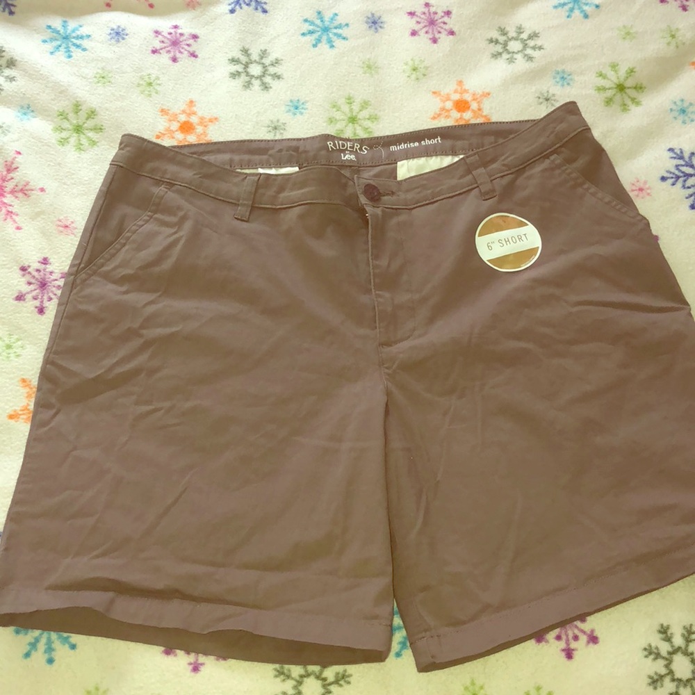 NWOT Mid-rise shorts